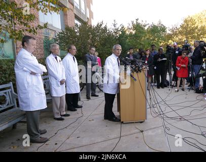 Press Briefing on Arrival of Ebola Patient at NIH Press briefing on the arrival of Ebola patient Nina Pham to the National Institutes of Health Clinical Center. Participants: Drs. Richard Davey, Clifford Lane, John Gallin, and Anthony Fauci (at the podium). Credit: NIH Stock Photo