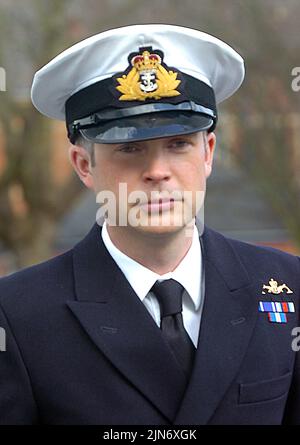 SUBMARINE HMS SUPERB COURT MARTIAL, PORTSMOUTH. LT. CDR. ANDREW CUTLER LEAVES THE COURT MARTIAL. PIC MIKE WALKER 2010 Stock Photo