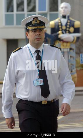 SUBMARINE HMS SUPERB COURT MARTIAL, PORTSMOUTH. COMMANDER STEVEN DRYSDALE  AT THE COURT MARTIAL. PIC MIKE WALKER 2010 Stock Photo