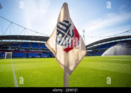 Bolton, UK. 9th August, 2022. Bolton Wanderers corner flag.The Carabao Cup match between Bolton Wanderers and Salford City at the University of Bolton Stadium, Bolton on Tuesday 9th August 2022. (Credit: Mike Morese | MI News) during the Carabao Cup match between Bolton Wanderers and Salford City at the University of Bolton Stadium, Bolton on Tuesday 9th August 2022. (Credit: Mike Morese | MI News) Credit: MI News & Sport /Alamy Live News Stock Photo