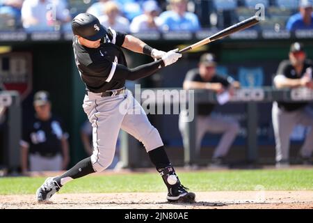 Kansas City, USA. AUG 09, 2022: Chicago White Sox left fielder AJ Pollock (18) fouls a ball right off his foot at Kauffman Stadium Kansas City, Missouri. The Royals beat the White Sox 4-2 Jon Robichaud/CSM. Credit: Cal Sport Media/Alamy Live News Stock Photo