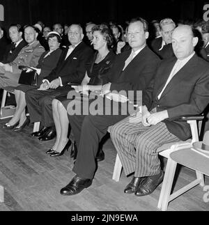 Original-Bildunterschrift: Einweihung des jüdischen Gemeindehauses in der Fasanenstraße - In Anwesenheit des Regierenden Bürgermeisters Willy Brandt und des Bundesministers für gesamtdeutsche Fragen, Ernst Lemmer, fand die feierliche Einweihung statt, vorn rechts Heinz Galinski, Vorstand der jüdischen Gemeinde, Berlin, Deutschland 1959. Stock Photo