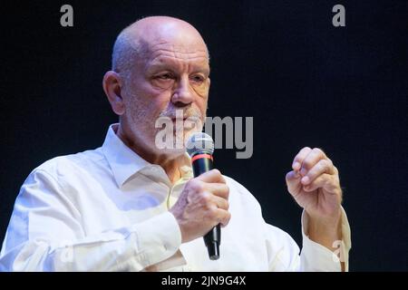 Madrid, Spain. 10th Aug, 2022. Actor John Malkovich during the presentation of the play 'The Infernal Comedy, Confessions of a Serial Killer' at the Centro de Cultura Contemporanea Conde Duque, in Madrid. Credit: SOPA Images Limited/Alamy Live News Stock Photo