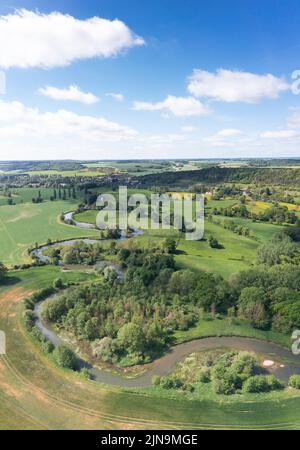 France, Eure, Eure Valley, Pacy sur Eure, meander of Eure river (aerial view) // France, Eure (27), vallée d'Eure, Pacy-sur-Eure, méandre de la rivièr Stock Photo