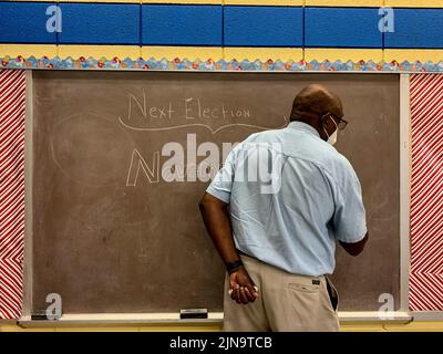 Milwaukee, Wisconsin, USA. 9th Aug, 2022. Election official James Napper reminds voters that the next Election Day is November 8, 2022. (Credit Image: © Sue Dorfman/ZUMA Press Wire) Stock Photo