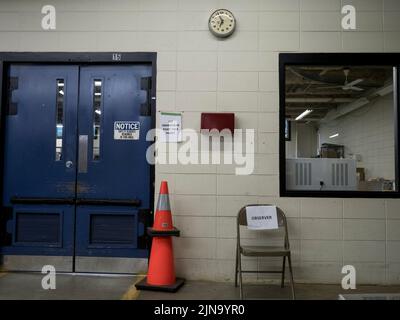 Milwaukee, Wisconsin, USA. 9th Aug, 2022. Chairs for observers were placed on the outskirts of the room where absentee ballots were processed. (Credit Image: © Sue Dorfman/ZUMA Press Wire) Stock Photo