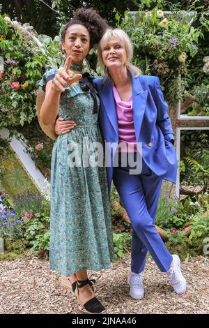 Actress Joanna Lumley poses with floral designer Hazel Gardiner with the iconic RHS letters she designed, Chelsea Flower Show 2022, London, England,UK Stock Photo