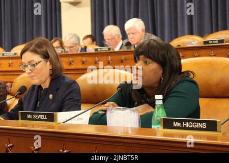 Terri Sewell speaking about the Tax Cuts and Jobs Act of 2017 - 2017-12-4 Stock Photo