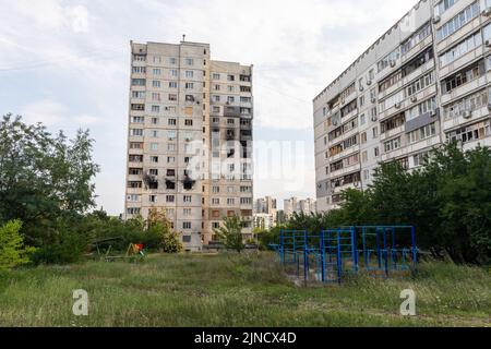 Kharkiv, Ukraine. 01st Aug, 2022. Residential apartment building with traces of shelling. Destroyed and damaged houses on the streets of Kharkiv as a result of shelling by Russian invaders. (Photo by Mykhaylo Palinchak/SOPA Images/Sipa USA) Credit: Sipa USA/Alamy Live News Stock Photo