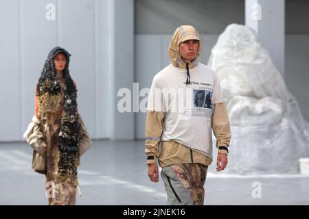 Copenhagen, Copenhagen, Denmark. 10th Aug, 2022. Fashion show of Iso. Poetism brand from Denmark at Copenhagen Fashion Week which takes place from 9 to 12 August 2022 in Copenhagen, Denmark (Credit Image: © Marina Takimoto/ZUMA Press Wire) Stock Photo