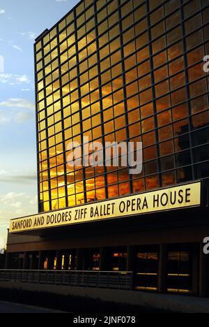 The sunset sky is reflected in the Ziff Ballet and Opera House, a Fine Performing Arts Center in Miami Stock Photo