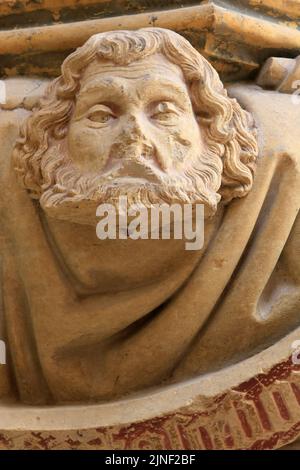 Amos. Prophète. Sculpture. Polychrome. Chapelle Jean de Bourbon. Abbatiale Saint-Pierre et Saint-Paul. Cluny. Saône-et-Loire. Bourgogne. France. Europ Stock Photo