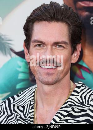 Los Angeles, United States. 10th Aug, 2022. LOS ANGELES, CALIFORNIA, USA - AUGUST 10: American actor Steve Howey arrives at the World Premiere Of Netflix's 'Day Shift' held at Regal Cinemas LA Live Stadium 14 on August 10, 2022 in Los Angeles, California, United States. (Photo by Xavier Collin/Image Press Agency) Credit: Image Press Agency/Alamy Live News Stock Photo