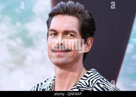 Los Angeles, United States. 10th Aug, 2022. LOS ANGELES, CALIFORNIA, USA - AUGUST 10: American actor Steve Howey arrives at the World Premiere Of Netflix's 'Day Shift' held at Regal Cinemas LA Live Stadium 14 on August 10, 2022 in Los Angeles, California, United States. (Photo by Xavier Collin/Image Press Agency) Credit: Image Press Agency/Alamy Live News Stock Photo