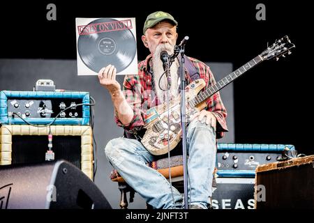 Seasick Steve and Dan Magnusson performing at Carfest North in Cheshire on 23rd July 2022. Stock Photo