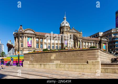 BIRMINGHAM, UK - AUGUST 11, 2022.  A landscape view of Victoria Square in Birmingham city centre with The Council House and sign prominent Stock Photo