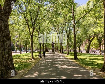 Victorian brownstone townhouses on Commonwealth Avenue in Boston, MA Stock Photo