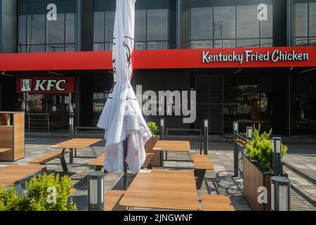 Kyiv, Ukraine - August 11, 2022: KFC Restaurant in Kyiv near Central Bus Station. Stock Photo
