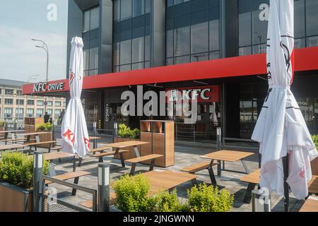 Kyiv, Ukraine - August 11, 2022: KFC Restaurant in Kyiv near Central Bus Station. Stock Photo