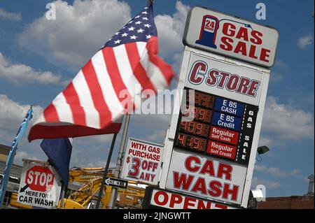 New York, USA. 11th Aug, 2022. Price of gas advertised at a service station in the Queens borough of New York City, NY, August 11, 2022. The national average price for a gallon of gas fell below $4.00 a gallon to its lowest level since March of 2022. [Editor's note: gas prices in New York are higher than national average]. (Photo by Anthony Behar/Sipa USA) Credit: Sipa USA/Alamy Live News Stock Photo