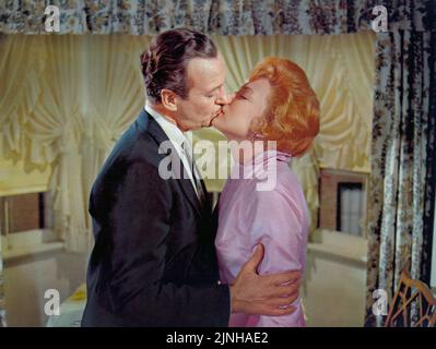 David Niven, Shirley MacLaine, on-set of the Film, 'Ask Any Girl', MGM, 1959 Stock Photo