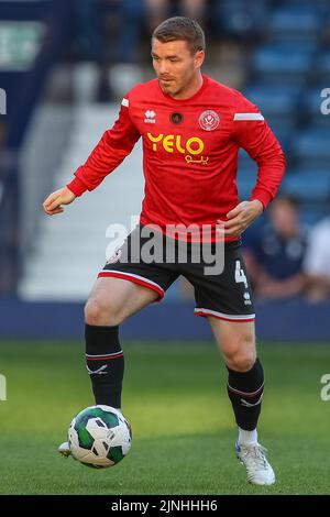 John Fleck #4 of Sheffield United warms up ahead of kick off Stock Photo