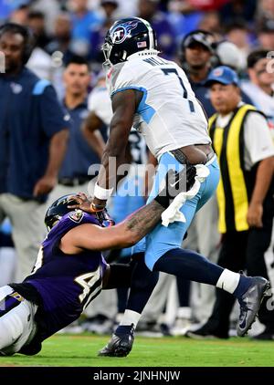 Baltimore Ravens linebacker Malik Harrison (40) defends against the ...