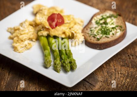 green asparagus, sandwich, scrambled eggs, brunch, sandwichs, brunchs Stock Photo