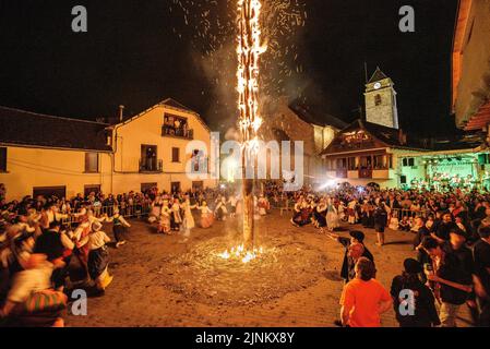 Burning of the Haro in Les during the Sant Joan night festival, an Aranese tradition for the summer solstice (Aran Valley, Lleida, Catalonia, Spain) Stock Photo