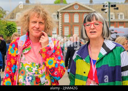 Grayson Perry, artist, with wife Philippa Perry, Chelsea Flower Show press day, London, England Stock Photo