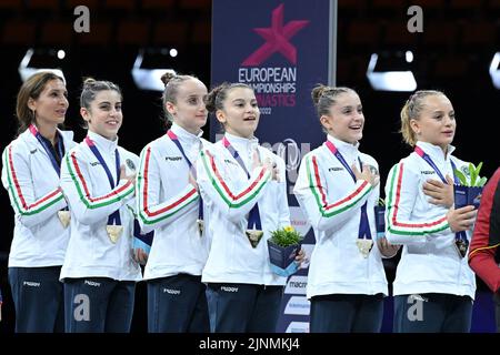 Munich, Germany. 12th Aug, 2022. Olympiahalle, Munich, Italy, August 12, 2022, TEAM: Italy GOLD    during  European Women's Artistic Gymnastics Championships - Junior Women's Qualification incl Team & All-Around Finals - Gymnastics Credit: Live Media Publishing Group/Alamy Live News Credit: Live Media Publishing Group/Alamy Live News Stock Photo