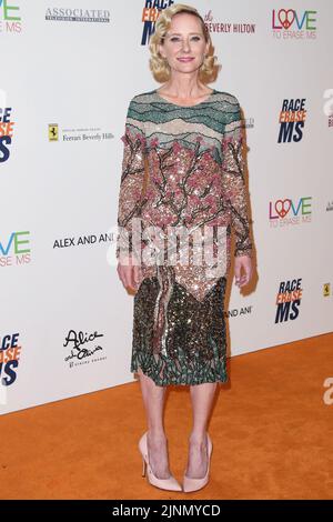 Beverly Hills, United States. 12th Aug, 2022. (FILE) Anne Heche Dead At 53. BEVERLY HILLS, LOS ANGELES, CALIFORNIA, USA - APRIL 20: American actress Anne Heche arrives at the 25th Annual Race To Erase MS Gala held at The Beverly Hilton Hotel on April 20, 2018 in Beverly Hills, Los Angeles, California, United States. (Photo by Xavier Collin/Image Press Agency) Credit: Image Press Agency/Alamy Live News Stock Photo