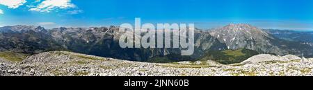 high resolution panoramic view from Kahlersberg with Hochkoenig left, Funtenseetauern middle, Hundstod and Watzmann right, Berchtesgaden national park Stock Photo