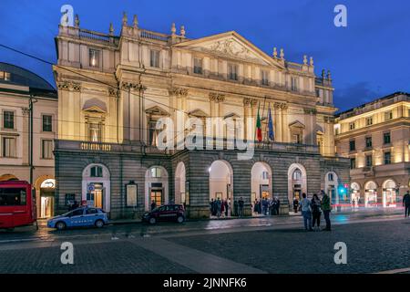 Milan's Scala, Teatro alla Scala at Piazza della Scala at dusk, Milan, Lombardy, Northern Italy, Italy Stock Photo