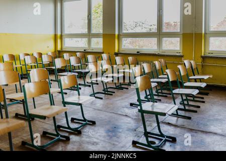 Trinwillershagen, Deutschland. 05th May, 2022. Chairs stand in a classroom at the old elementary school in Trinwillershagen, May 5, 2022. Credit: dpa/Alamy Live News Stock Photo