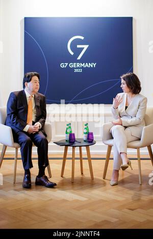 Berlin, Deutschland. 13th May, 2022. (RL): Annalena Baerbock, Federal Foreign Minister, meets Hayashi Yoshimasa, Foreign Minister of Japan, for bilateral talks as part of the G7 Foreign Ministers' Meeting in Weissenhaus, May 13, 2022. Credit: dpa/Alamy Live News Stock Photo