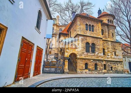 The facade of historic building of Jewish Ceremonial Hall (Obradni sin) and Klausen Synagogue in Josefov (Jewish Quarter), Prague, Cazech Republic Stock Photo