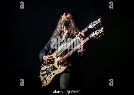 Bumblefoot performing live on stage Stock Photo