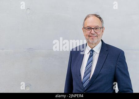 Berlin, Deutschland. 24th May, 2022. dr Georg Thiel, Federal Returning Officer, Credit: dpa/Alamy Live News Stock Photo