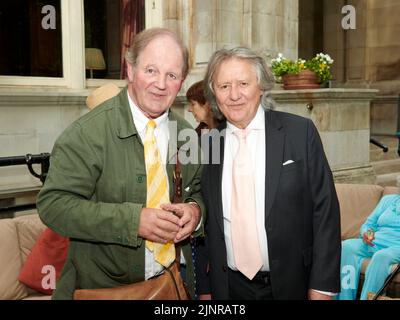 Sir Michael Morpurgo and Stephen Barlow at Lunch for HRH The Duchess of Cornwall’s 75th birthday Stock Photo