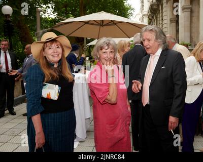 Mary Killen, Stephen Barlow at Lunch for HRH The Duchess of Cornwall’s 75th birthday Stock Photo