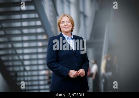 Berlin, Deutschland. 08th July, 2022. Baerbel Bas (SPD), President of the Bundestag, poses for a photo. Berlin, 08.07.2022 Credit: dpa/Alamy Live News Stock Photo