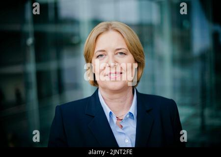 Berlin, Deutschland. 08th July, 2022. Baerbel Bas (SPD), President of the Bundestag, poses for a photo. Berlin, 08.07.2022 Credit: dpa/Alamy Live News Stock Photo