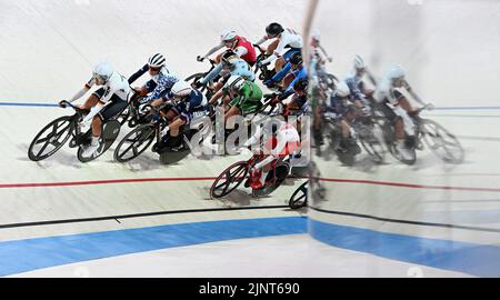 Munich, Germany. 13th Aug, 2022. European Championships, European Championship, track, elimination, women, Messe München. The women start. Credit: Angelika Warmuth/dpa/Alamy Live News Stock Photo