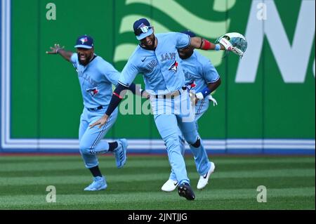 Toronto Blue Jays' Jackie Bradley Jr. runs on the field during a baseball  game against the Texas Rangers in Arlington, Texas, Sunday, Sept. 11, 2022.  (AP Photo/LM Otero Stock Photo - Alamy