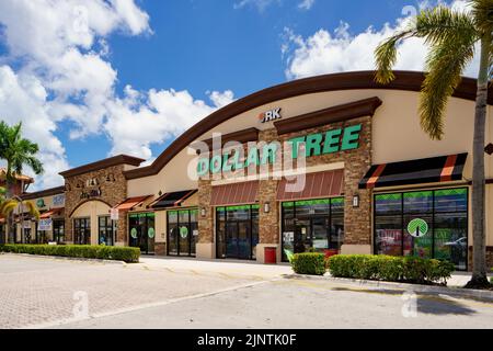 Davie, FL, USA - July 30, 2022: Dollar Tree RK Center Davie FL Stock Photo