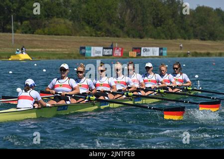 Hanna REIF (GER), Lena SARASSA (GER), Melanie GOELDNER (GER), Alyssa MEYER (GER), Nora PEUSER (GER), Tabea KUHNERT (GER), Lisa GUTFLEISCH (GER), action, rowing, rowing, Germany eighth, Eight of the women, Women's Eight rowing regatta facility, Olympic Ragatta Center, European Championships 2022 on August 11th, 2022 ?SVEN SIMON Fotoagentur GmbH & Co. Pressefoto KG # Prinzess-Luise-Str. 41 # 45479 M uelheim/R uhr # Tel. 0208/9413250 # Fax. 0208/9413260 # GLS Bank # BLZ 430 609 67 # Account 4030 025 100 # IBAN DE75 4306 0967 4030 0251 00 # BIC GENODEM1GLS # www.svensimon.net. Stock Photo