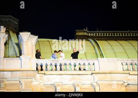 Vienna, Austria. August 28, 2014. Filming for Mission: Impossible 5 at the Vienna State Opera with (L to R) Christopher McQuarrie , Rebecca Ferguson, Tom Cruise and Simon Pegg Stock Photo