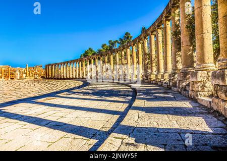 Oval Plaza 160 Ionic Columns Ancient Roman City Jerash Jorda Jerash came to power 300 BC to 600 AD. Most original Roman City in the Middle East. Stock Photo