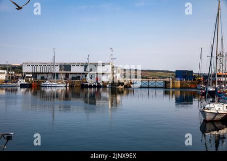 Penzance,Cornwall,13th August 2022,People enjoy the glorious sunshine in Penzance, Cornwall as they strolled along the Promenade. The temperature was Stock Photo